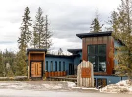 Ski in Ski Out with Huge Game Room and Hot Tub
