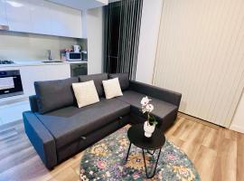 Apartment in Turrella, kh&aacute;ch sạn c&oacute; hồ bơi ở Sydney