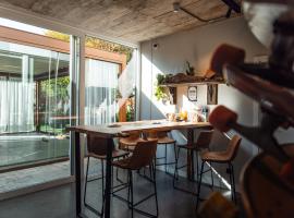 Zarautz Surf House, hotel v destinaci Zarautz
