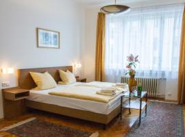 Pension Karnet, B&B in Prague