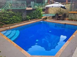 MB's Garden Inn