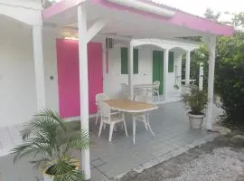 Bungalow charmant au Moule avec vue sur jardin
