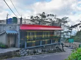 Ratna Homestay & Restaurant