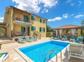 2 Bedroom Stunning Apartment In Fondole