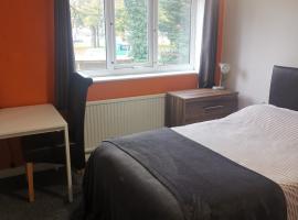 Small double room Bromborough Wirral, hotel in Bromborough