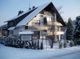 Ferienwohnungen Landhaus Meran inkl MeineCardPlus，維林根的飯店