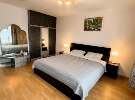 Apartment Maria, hotel med pool i Cēsis