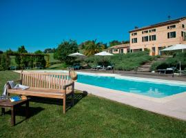 Casal dei Fichi, hotel with pools in Francavilla dʼEte