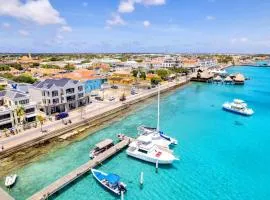 Seaview Caribe with fantastic sea views and close to the best restaurants