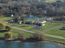 Lakeview Motel & Apartments, hotel cerca de Upper Canada Village, Massena