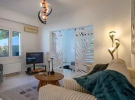 Seclusion, Privacy and 2 bedroom Luxury in Glyfada