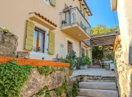 Anamaria Rustic Apartments