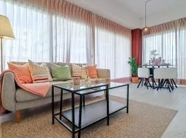 Chic Centric 1BR Apt, King Bed