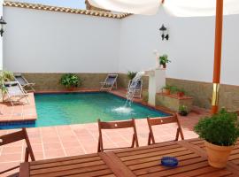 Casa Rural La Casa De Maita, Hotel mit Pools in Encinas Reales