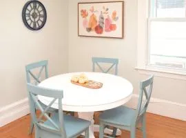 Jennifer's College Hill Apartment Close to Everything