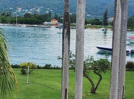 Dejai On The Bay, hotel con estacionamiento en Montego Bay