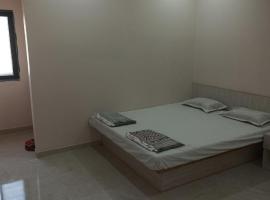 Gayatri bhakt niwas, hotel v destinaci Akalkot