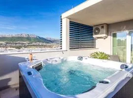 Luxury penthouse Papic with jacuzzi & the view