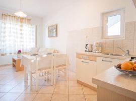 Apartment and Rooms Luka โรงแรมในเวอร์บนิค