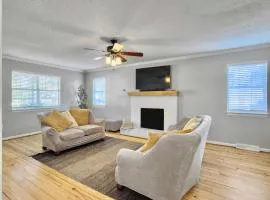 Cozy Home Away From Home - Pet-friendly, King bed