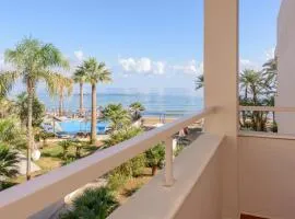 Zeus Hotels Palm Beach