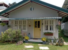 Tiny Art House with Garden, caba&ntilde;a o casa de campo en Godagama