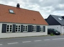 Stunning Home In Rønde With 6 Bedrooms And Wifi