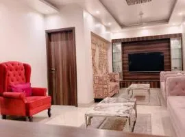 HostMyStay-3BHk ! Gk1 - RBlck!