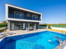 Villa Grand Yasar 3, Hotel in Okçular