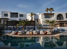 Andronis Minois, ξενοδοχείο πέντε αστέρων στον Παράσπορο