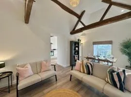 Modern Apartments in Prime Central Location
