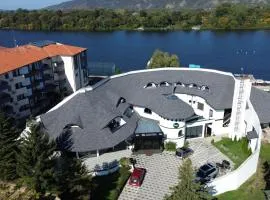 Prenoćište Srebrno Jezero