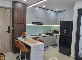 T- Plus Apartment - Căn hộ 2 PN view hồ bơi, hotel in Thôn Văn Dương