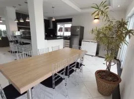 4suites arcond wifi600meg cond fech prox praia