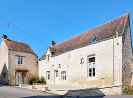 Lovely Home In Fourches With Sauna, hotel en Fourches