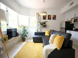 Family Friendly Condo Steps to Miami Beach with Free Parking