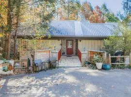 NEW LISTING Sasquatch Lodge F