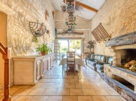 La Grange, villa in Guizengeard