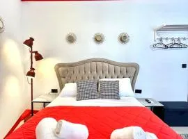 Plaka Central Suite by Zeussuites