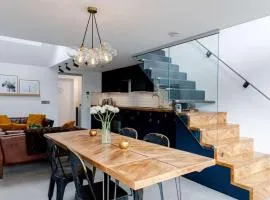 Stylish Cambridge Home with free parking