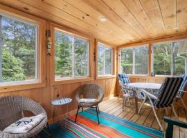 Sun Room Beaches and Dog Welcome, hotel v destinaci Chatham