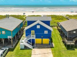 Bellamy's Retreat - Wake, Walk, Surf the Waves!, hotel v destinaci Surfside Beach