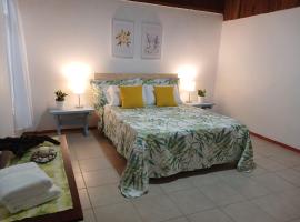 Apartamento & Masajes Nathalia, hotel v destinaci Guápiles