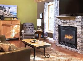 2BR Cottage Surrounded by Nature, hotel in Tobermory