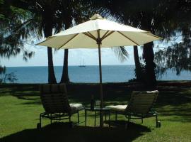 Beachside Holiday Units, serviced apartment in Bowen