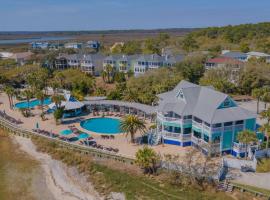 Lovely 2-story, 3-Bd Home, Steps to Marina store and Bonito Boathouse, hotel in Fripp Island