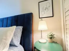 Jetsetter's Retreat Chic Studio Minutes from SJU