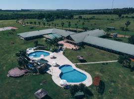 Los Naranjos Termal, hotel v mestu Termas del Daymán