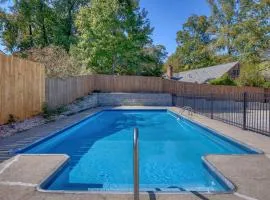 Near Botanical Garden with a Pool Charming on Charing