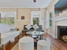 Mango Grove- Charming Cottage in the Grove